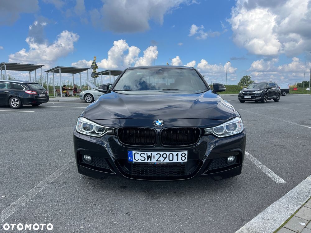 BMW Seria 3 330d xDrive M Sport Sport - 1