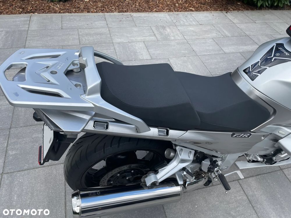 Yamaha FJR - 16