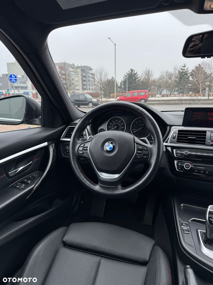 BMW Seria 3 330i xDrive Edition Luxury Line Purity - 14