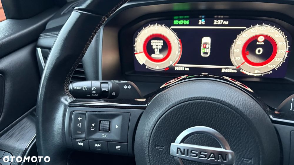 Nissan Qashqai 1.3 DIG-T N-CONNECTA - 19