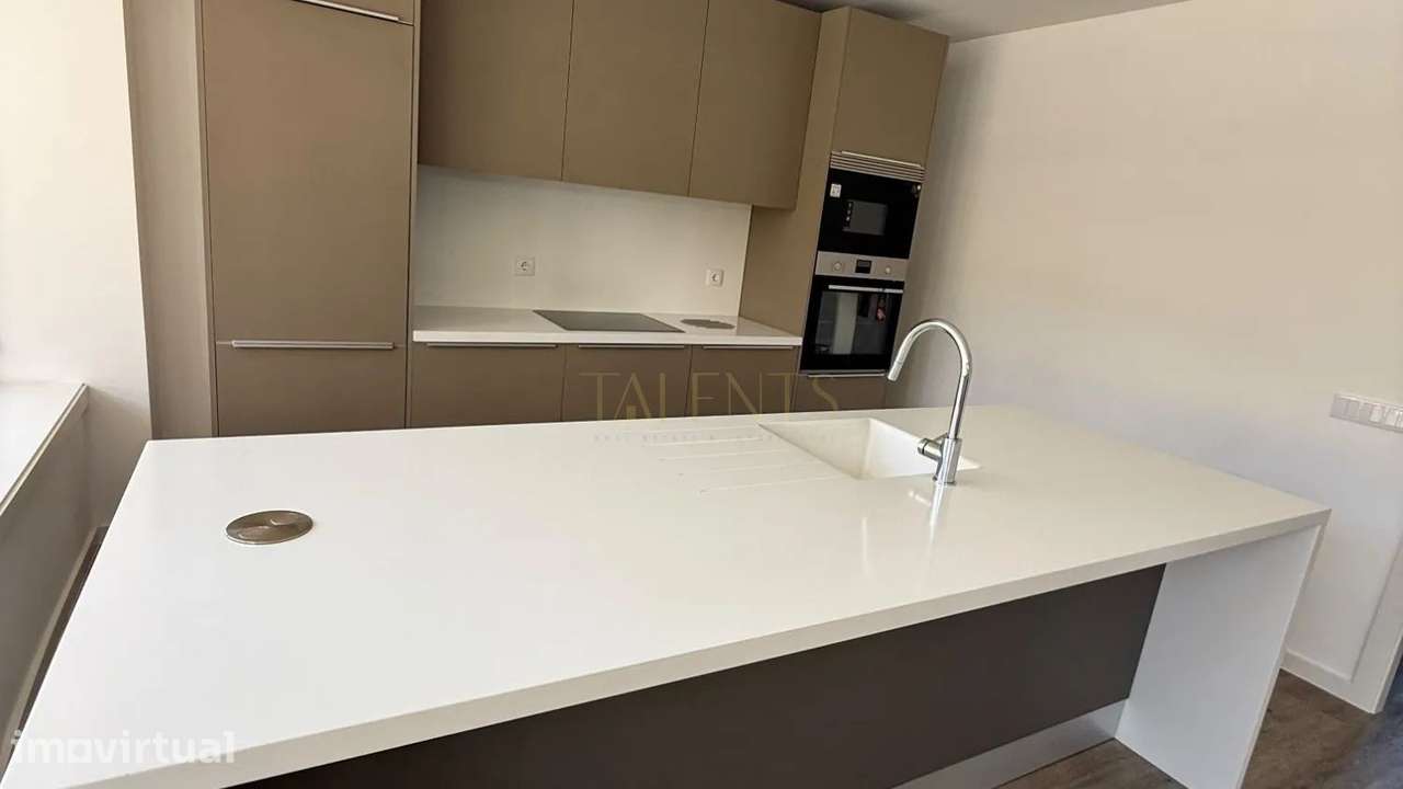 Apartamento T2 Remodelado em Santo Adrião - Vizela - Grande imagem: 2/12