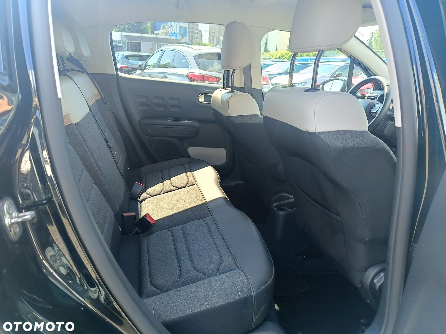 Citroën C3 1.2 PureTech Shine EAT6 - 8