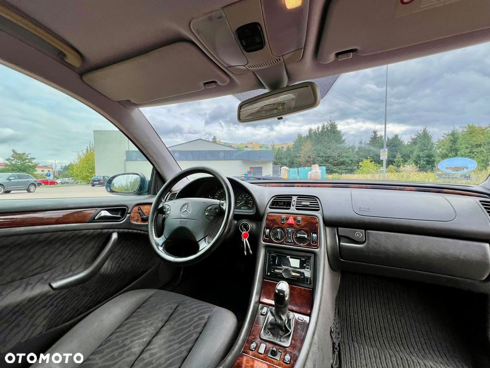 Mercedes-Benz CLK - 18