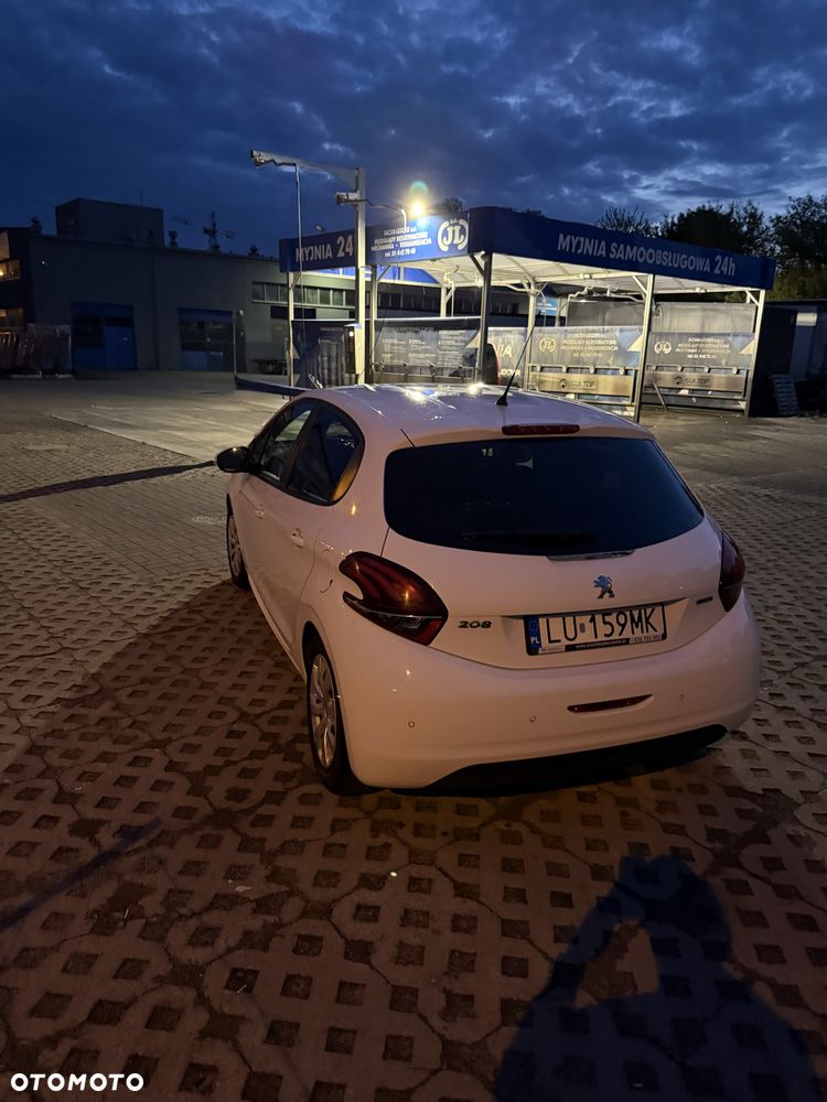 Peugeot 208 - 3