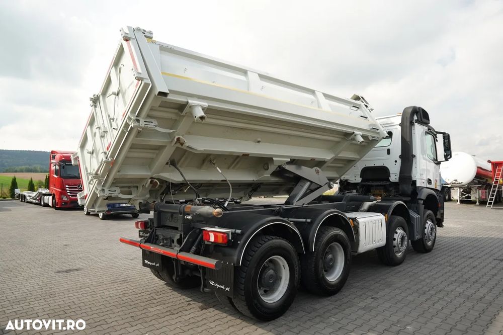 Mercedes-Benz AROCS 3240 / 8x4 / BASCULARE BILATERALĂ - 5,7 M / OBOR ȚIUNE LATERALĂ HIDRAULICĂ / AUTOMAT / EURO 6 / - 11