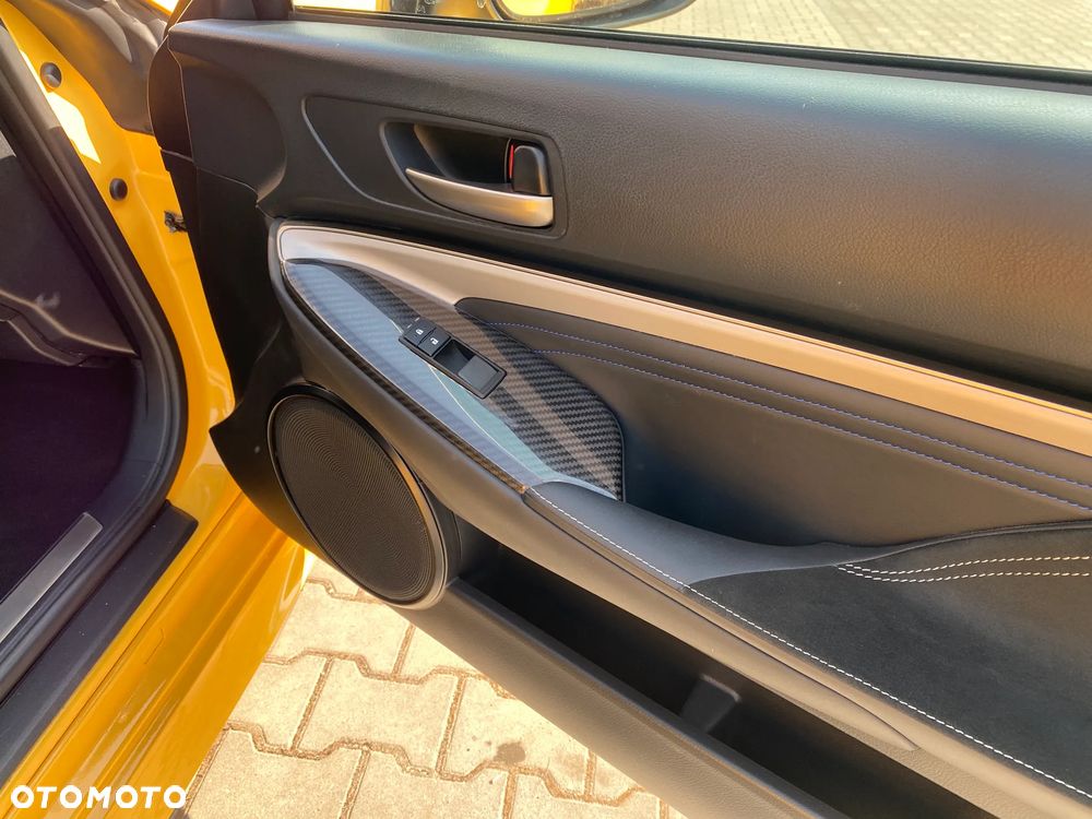 Lexus RC F Carbon - 25