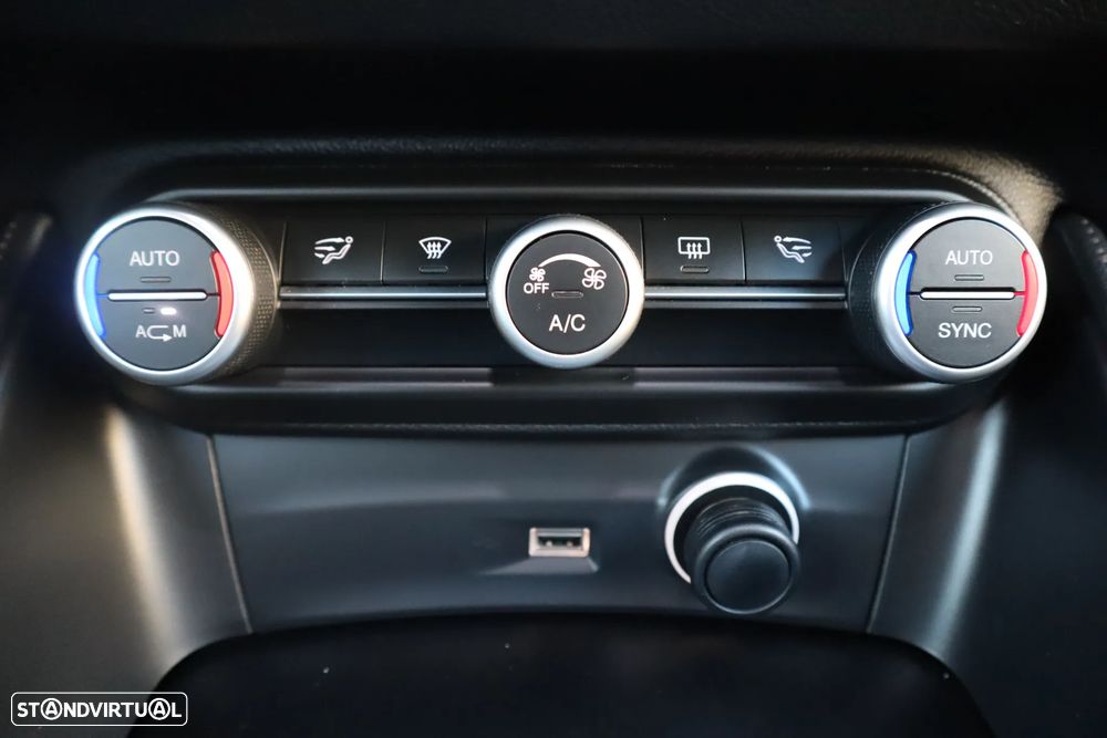 Alfa Romeo Stelvio 2.2 D AT8 - 28