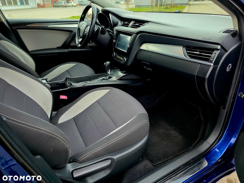 Toyota Avensis Touring Sports 1.8 Multidrive S Comfort - 23