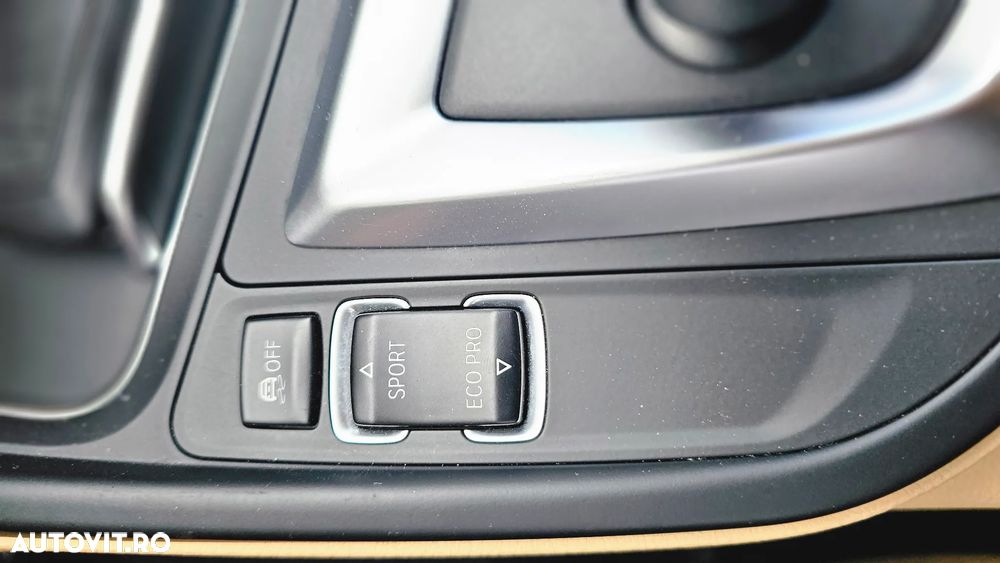BMW Seria 3 330e iPerformance Luxury Line - 37