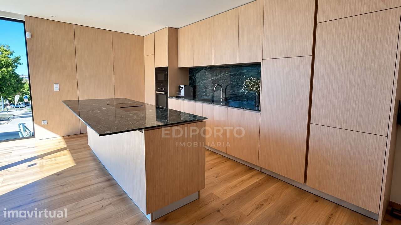 Apartamento T2 c/ terraço de cerca 68,35 e box para 2 carros em condom - Grande imagem: 4/27