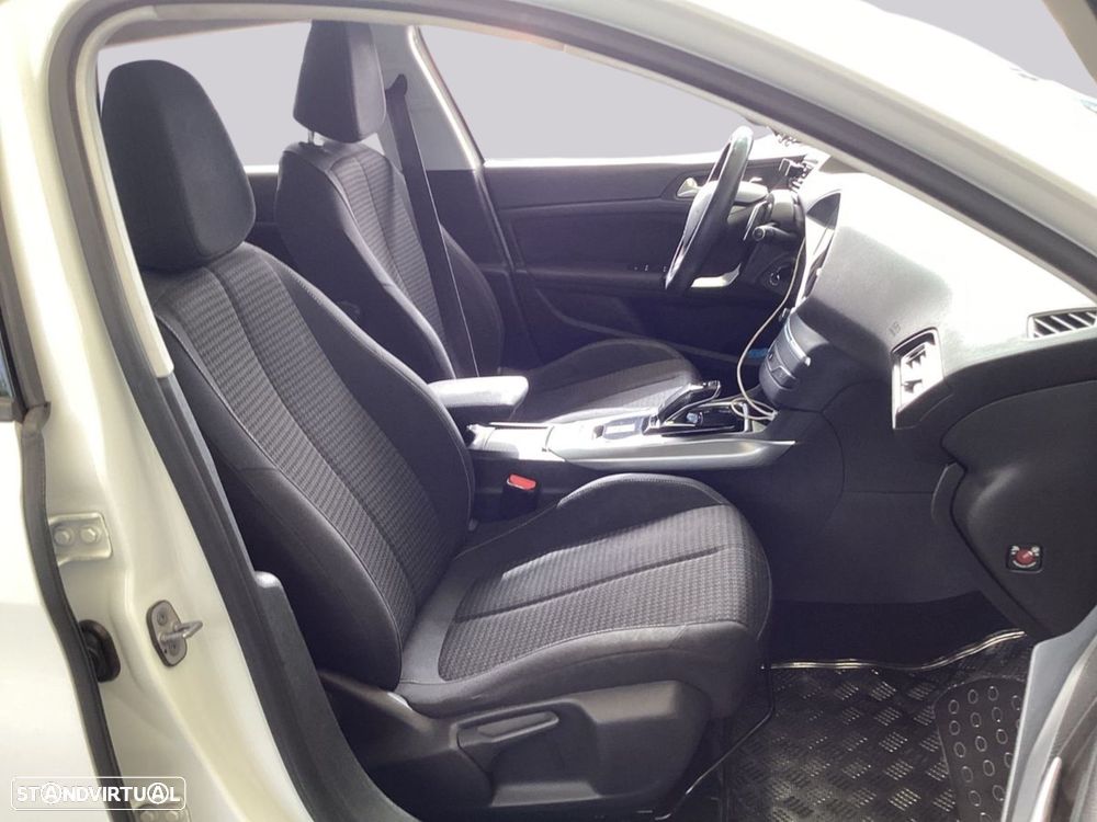 Peugeot 308 SW BlueHDi 130 EAT8 Stop & Start Active Business-Pack - 4