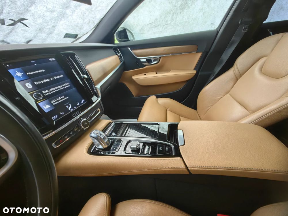 Volvo S90 T8 AWD Plug-In Hybrid Momentum Pro - 11