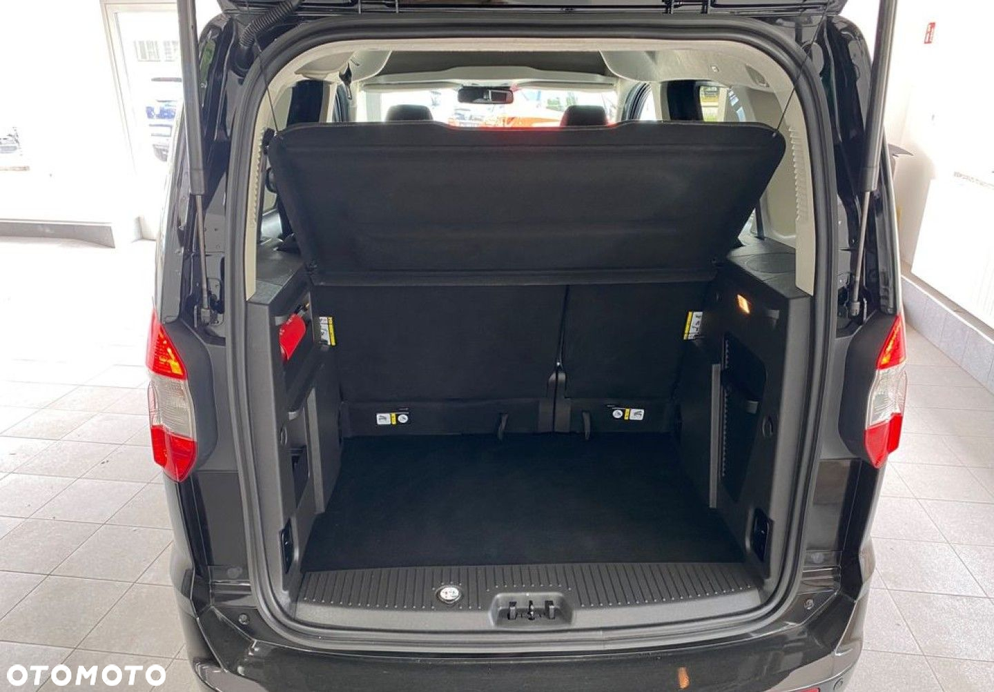 Ford Tourneo Courier - 18