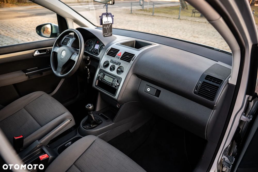 Volkswagen Touran 1.9 TDI DPF Conceptline - 25