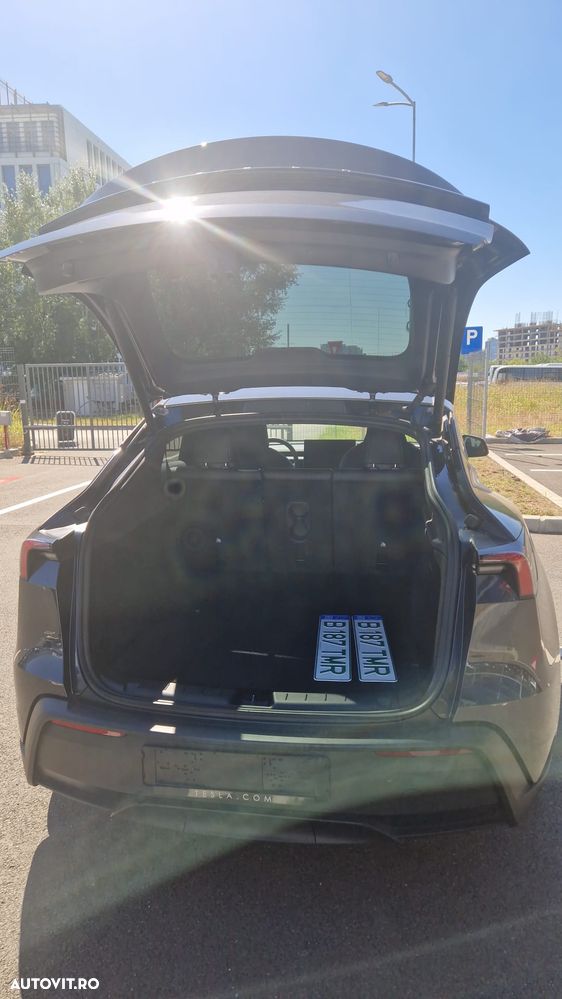 Tesla Model Y RWD Standard - 14