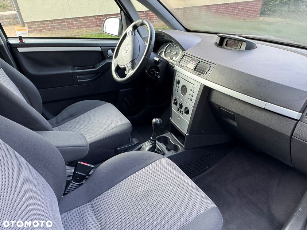 Opel Meriva 1.8 16V (Essentia) - 15