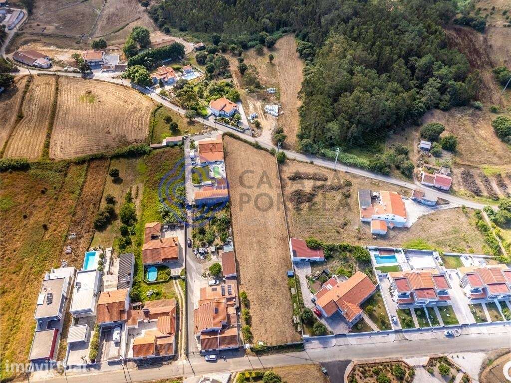 Terreno para a construção de 4 moradias com piscina e garagem - Grande imagem: 5/30