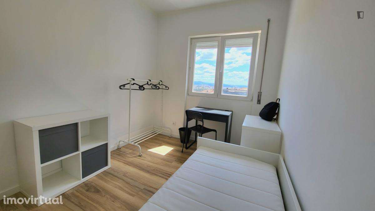Quarto - localizado em Rio Tinto Porto - Grande imagem: 5/21
