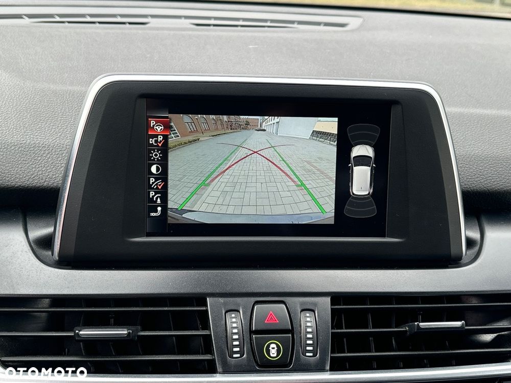 BMW Seria 2 218i Sport Line - 7