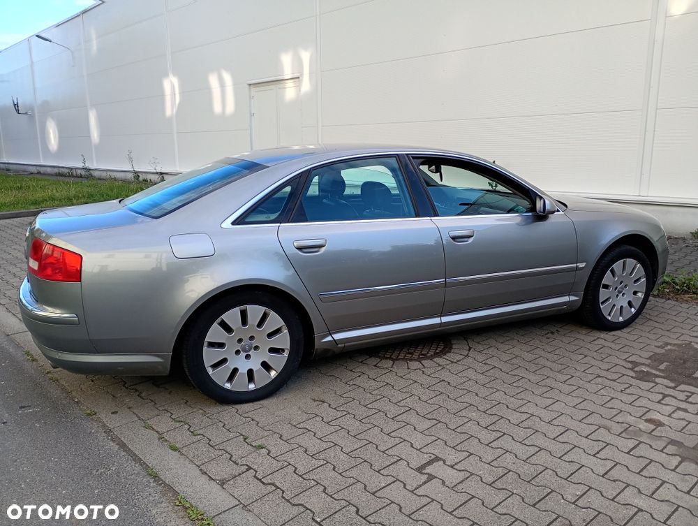 Audi A8 - 6