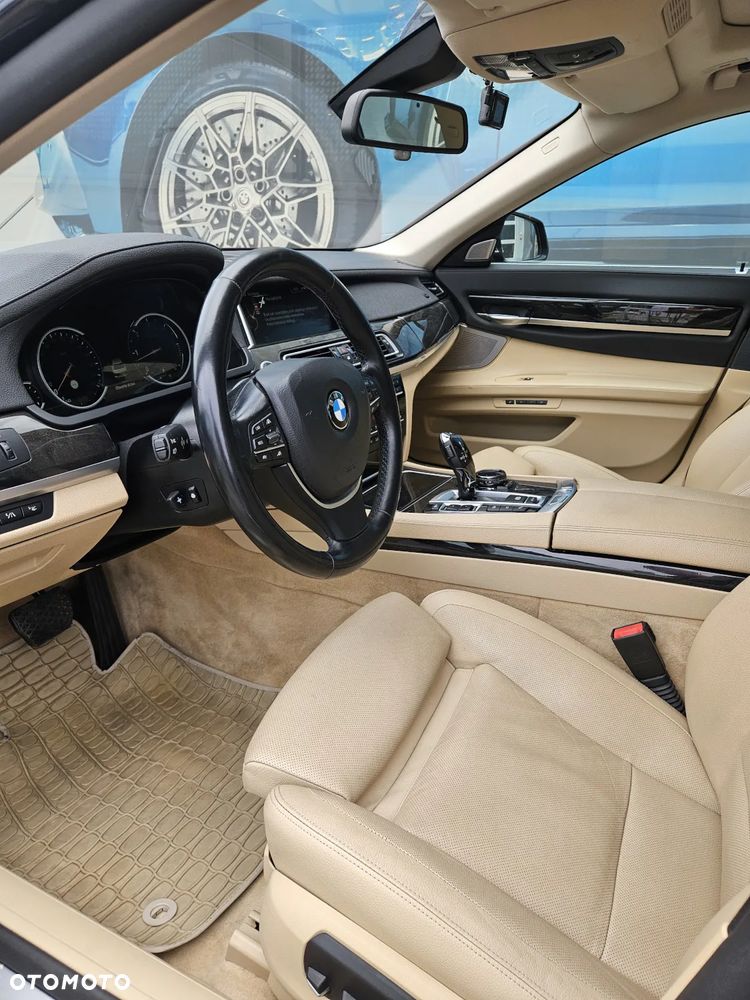 BMW Seria 7 750d xDrive - 6