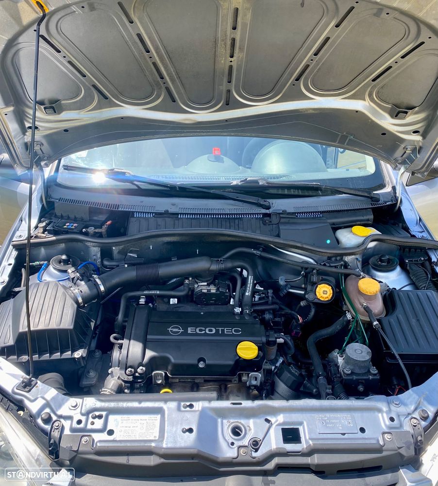 Opel Corsa 1.2 16V Cosmo - 6