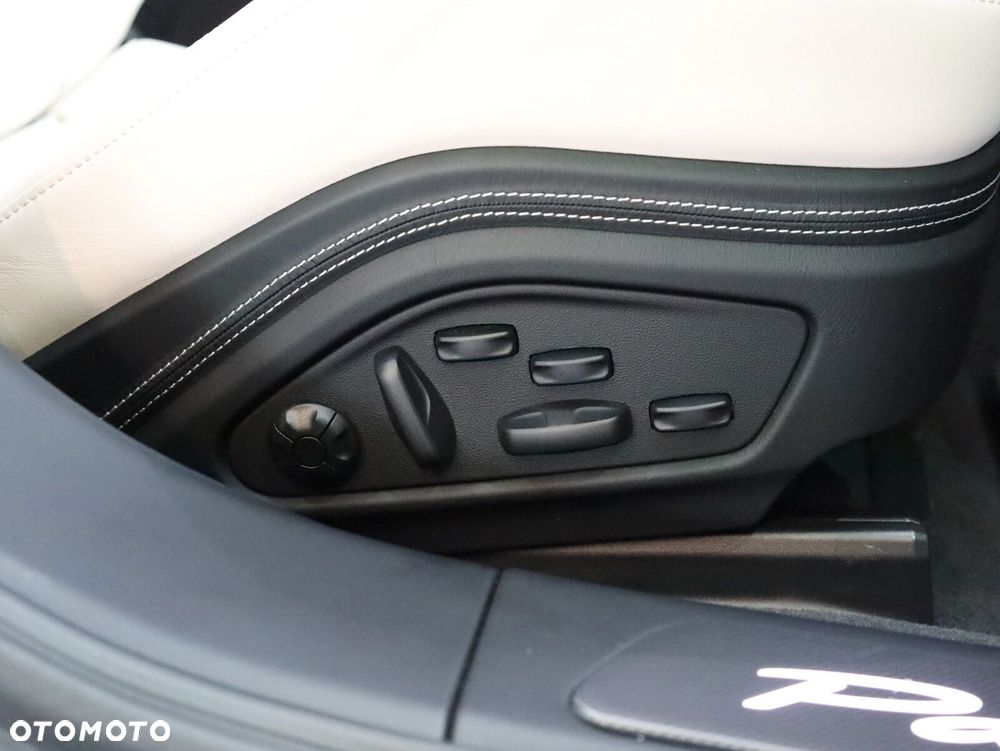 Porsche Panamera - 18