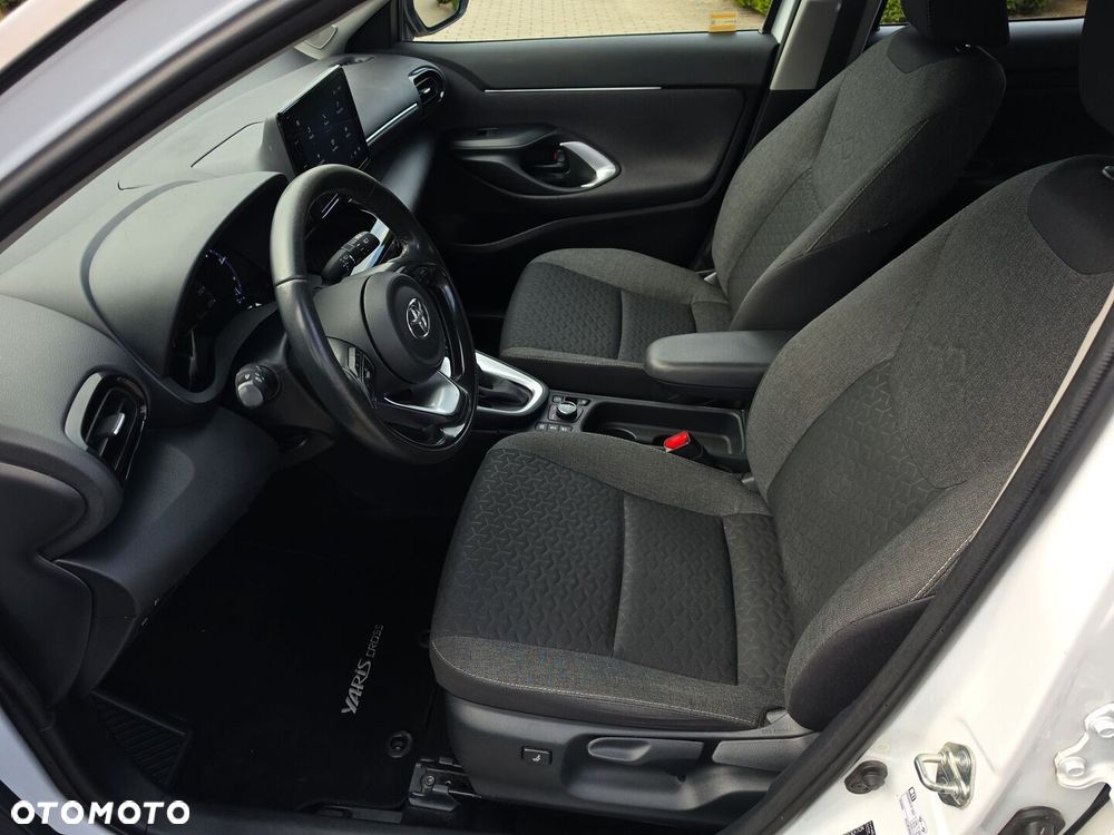 Toyota Yaris Cross Hybrid 1.5 Comfort 4x4 - 12