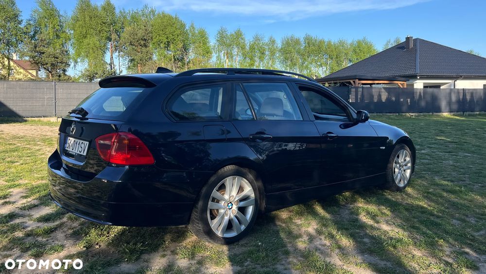 BMW Seria 3 320d Efficient Dynamics - 12