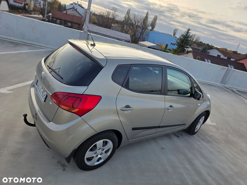 Kia Venga 1.4 Business Line - 12