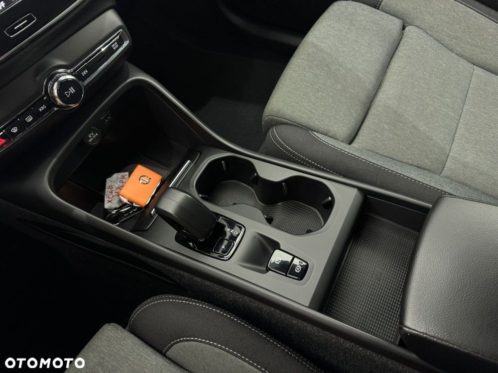 Volvo XC 40 T4 Plug-In Hybrid Core - 24