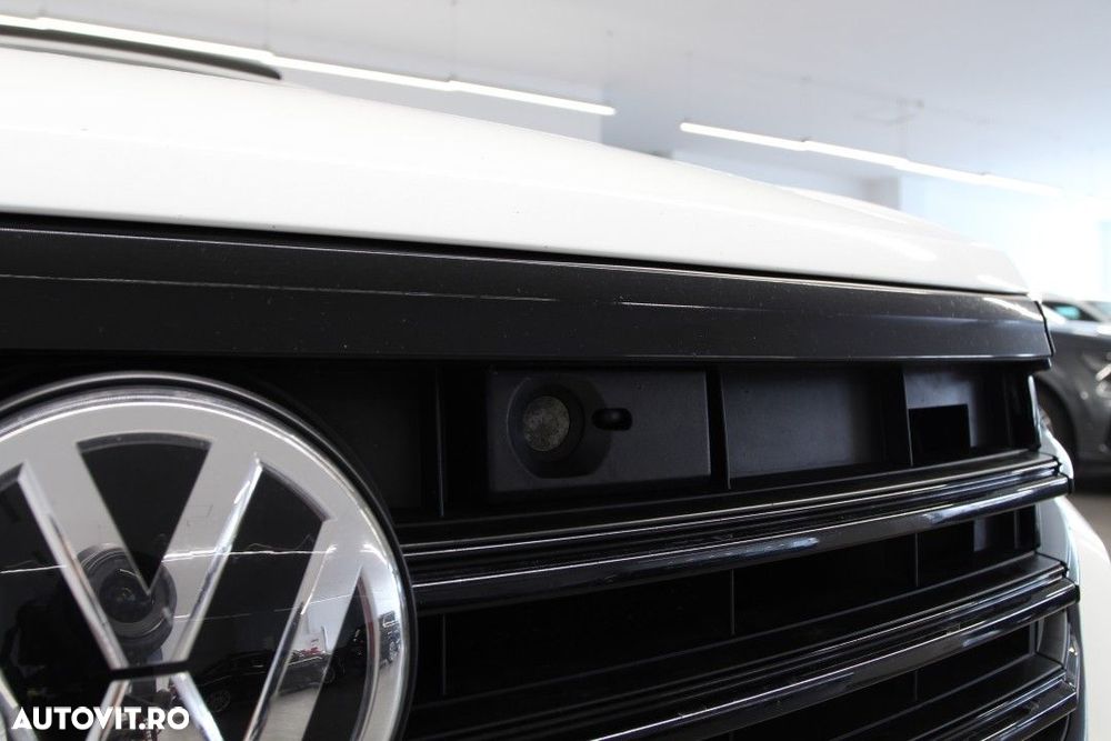 Volkswagen Touareg V6 TDI 4MOTION R-Line - 11