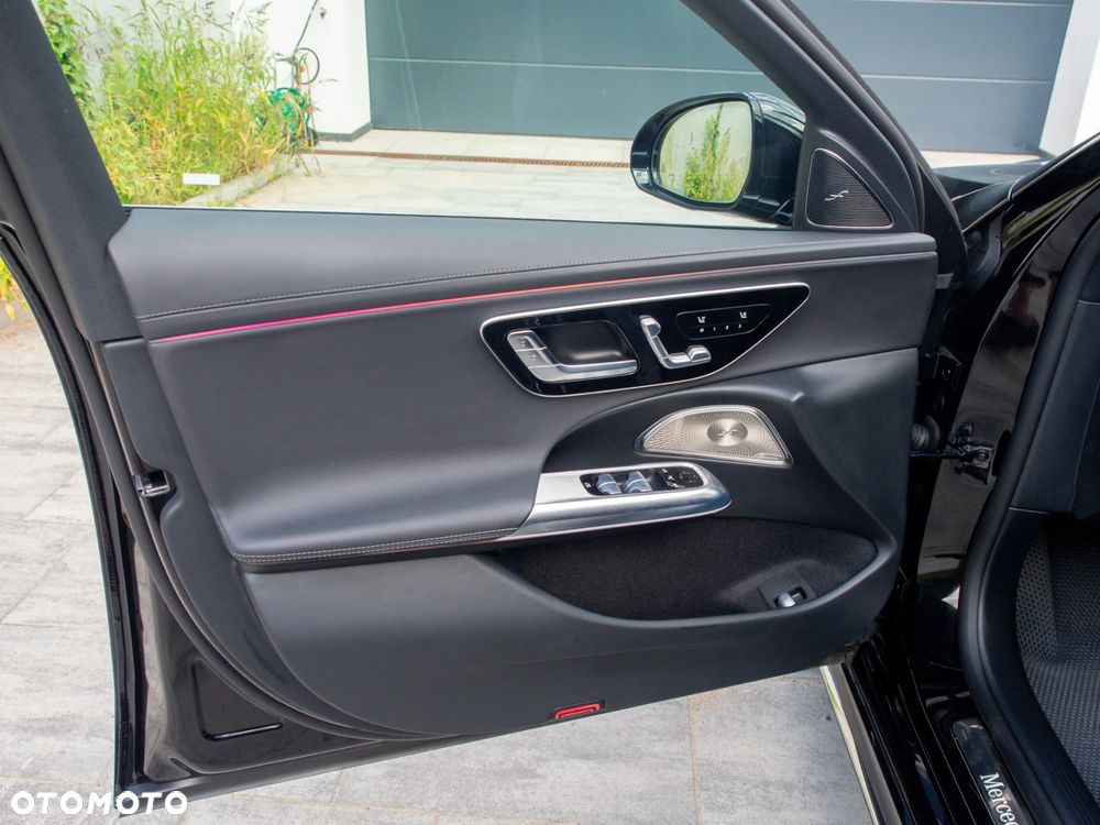 Mercedes-Benz Klasa E 220 d mHEV 4-Matic AMG 9G-Tronic - 17