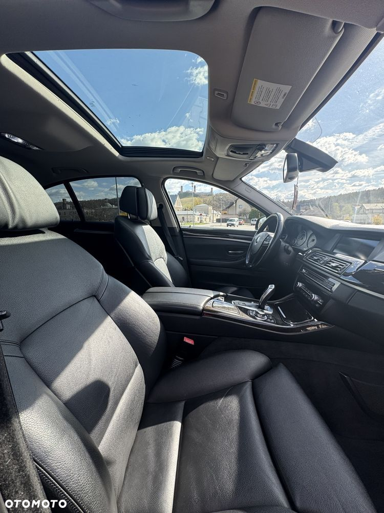 BMW Seria 5 525d xDrive - 7