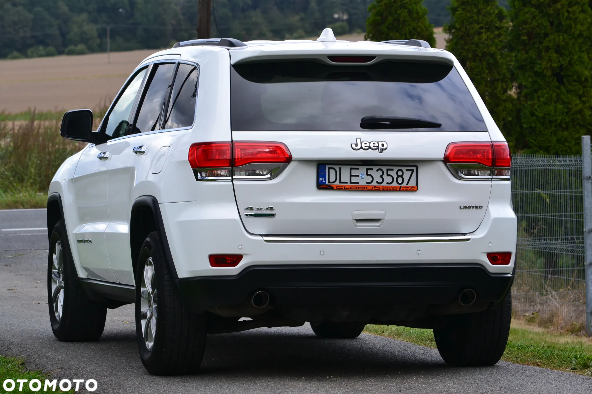 Jeep Grand Cherokee - 14