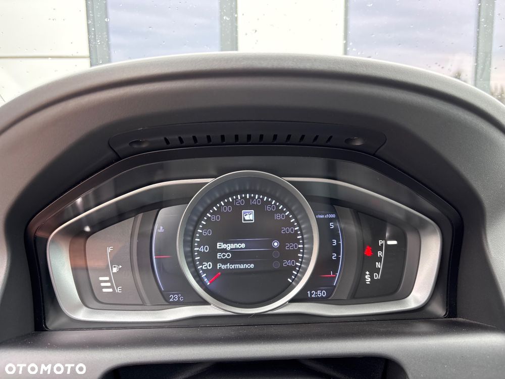 Volvo XC 60 D4 Geartronic Momentum - 23