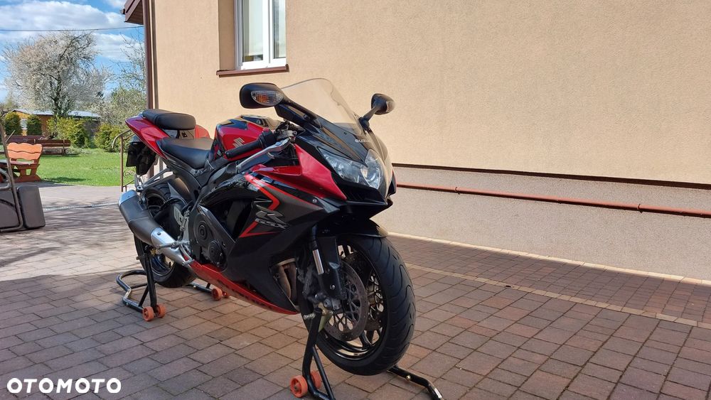 Suzuki GSX-R - 1