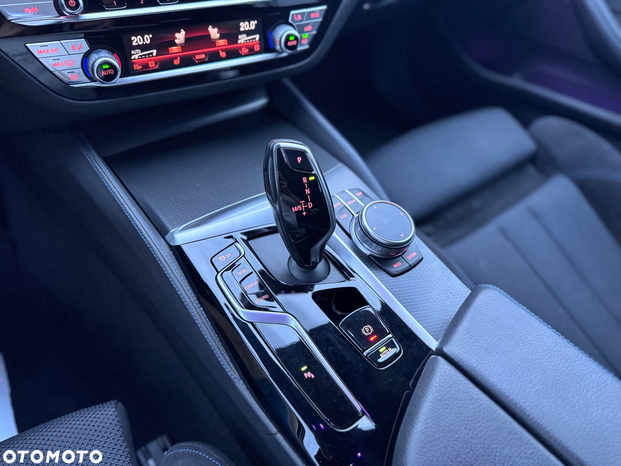 BMW Seria 5 520d xDrive Touring M Sport Edition - 26