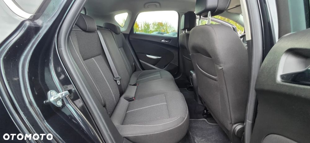 Opel Astra 2012