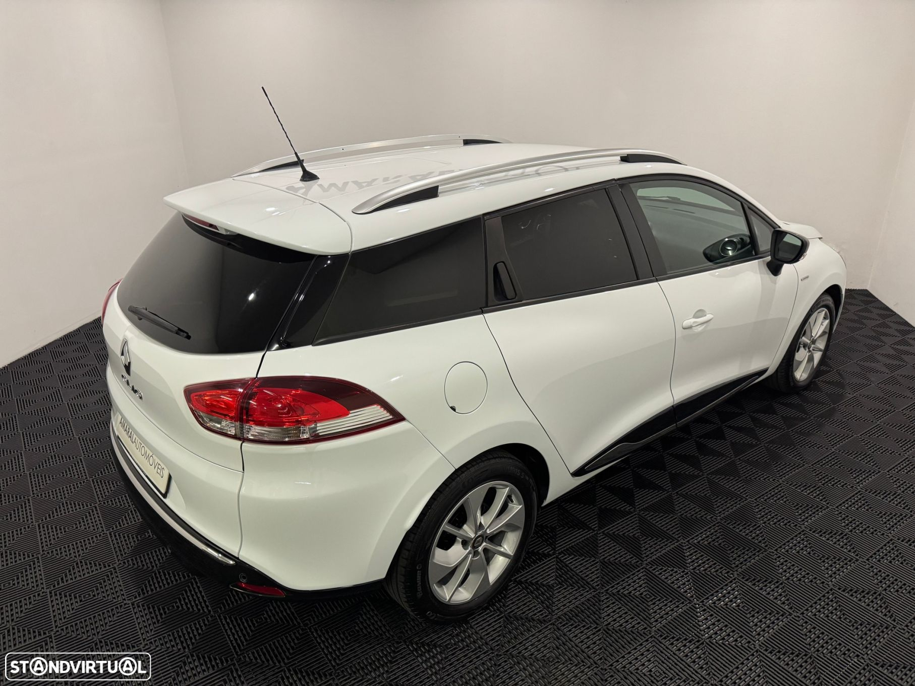 Renault Clio Sport Tourer 0.9 TCe Limited - 24