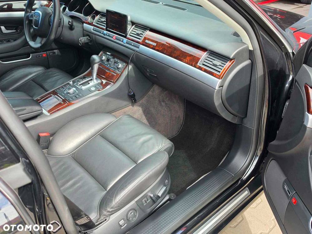 Audi A8 - 6