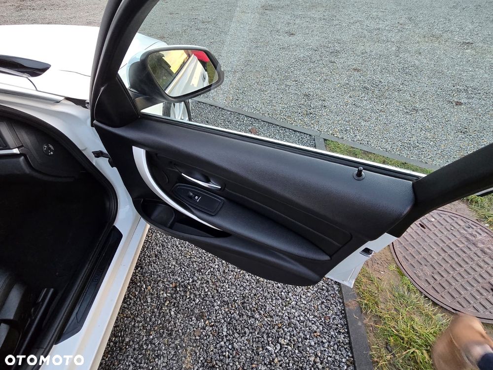 BMW Seria 3 320d xDrive Edition Luxury Line Purity - 15