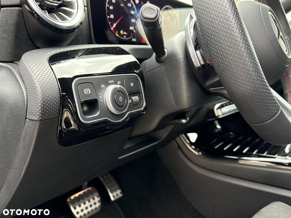 Mercedes-Benz CLA - 15