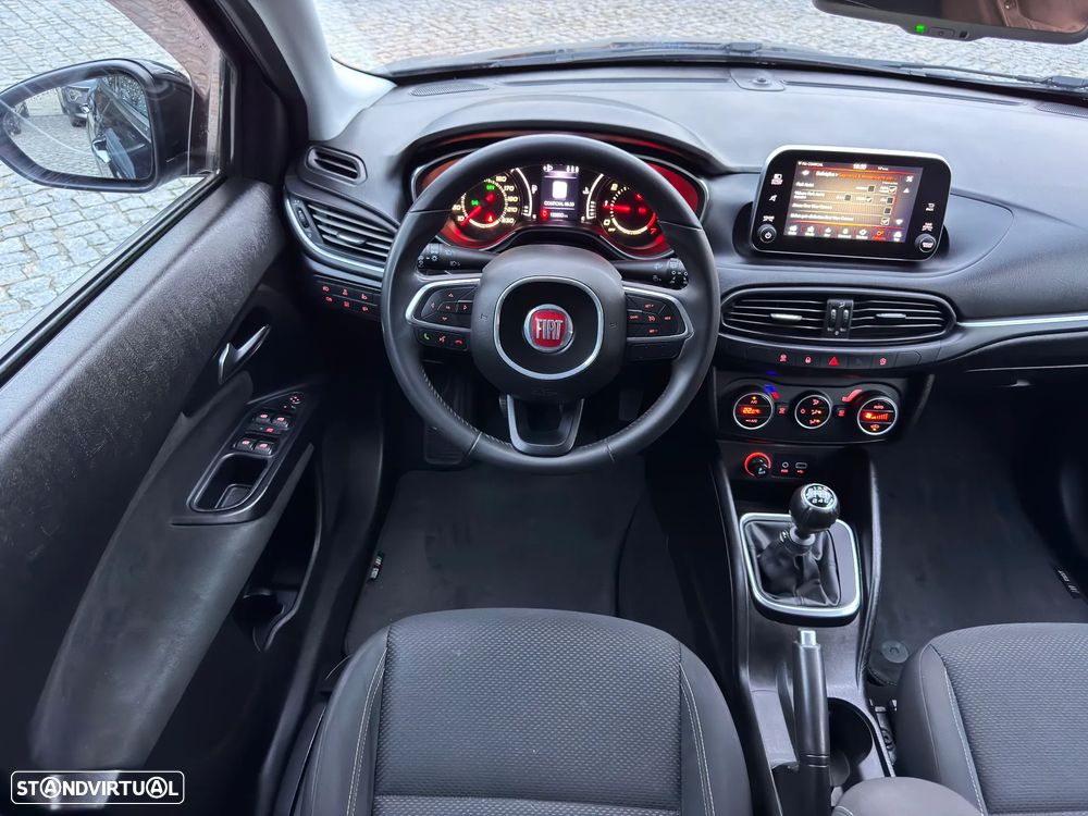 Fiat Tipo Station Wagon 1.6 M-Jet Lounge - 18
