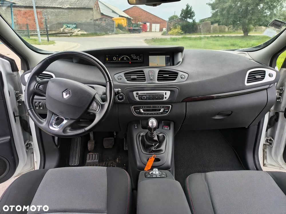 Renault Grand Scenic - 18