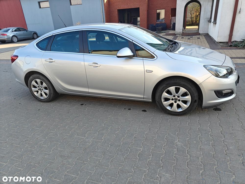 Opel Astra 1.4 T Active EU6 - 7