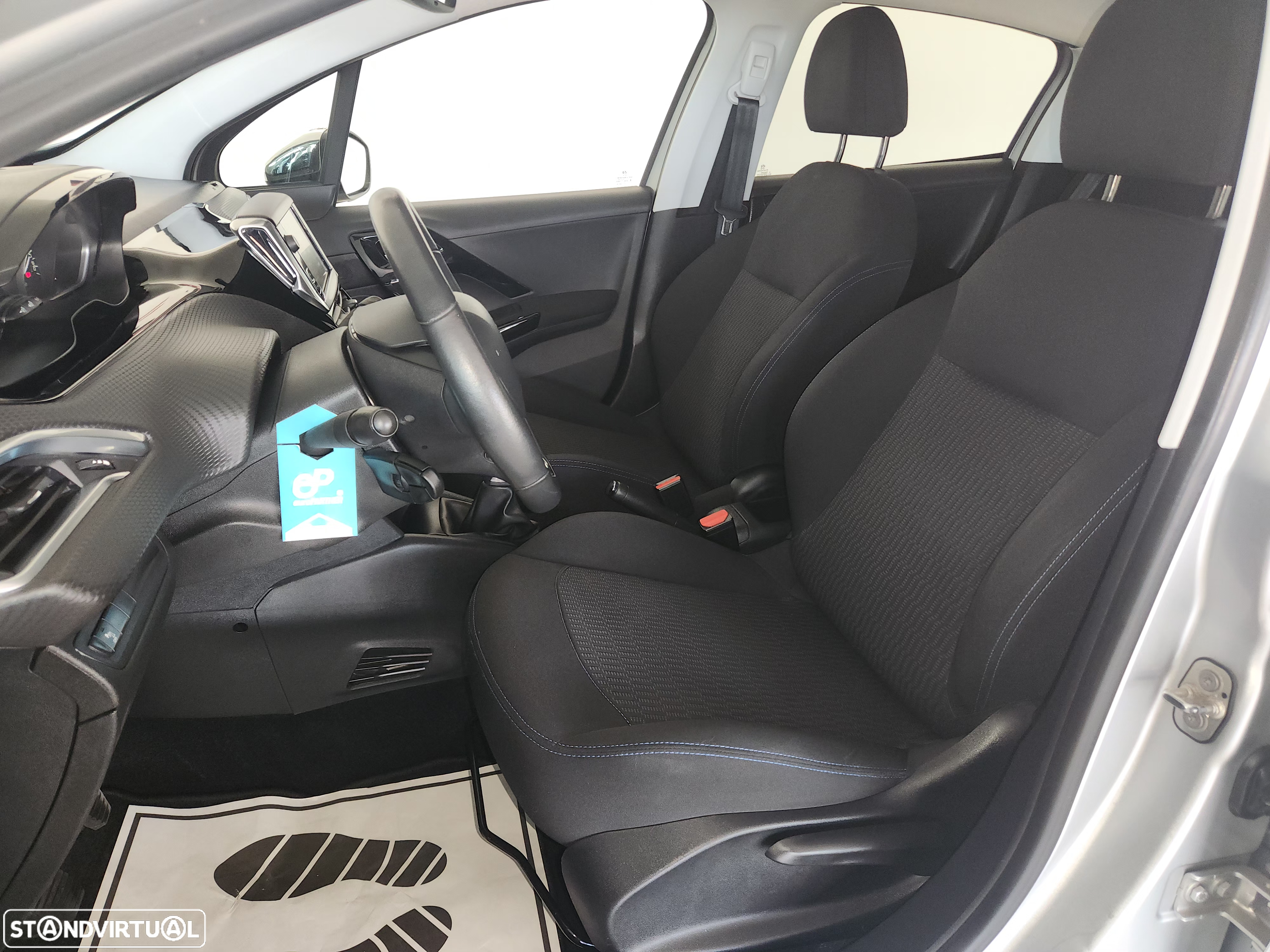 Peugeot 208 1.2 PureTech Style - 24