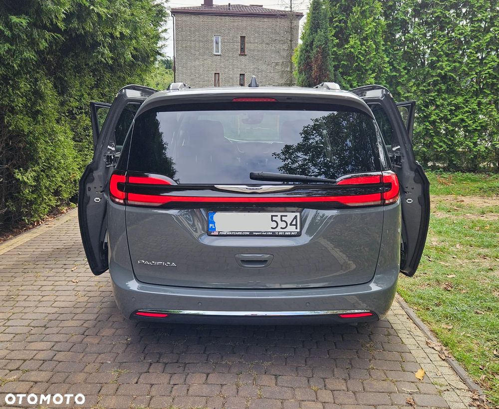 Chrysler Pacifica - 16