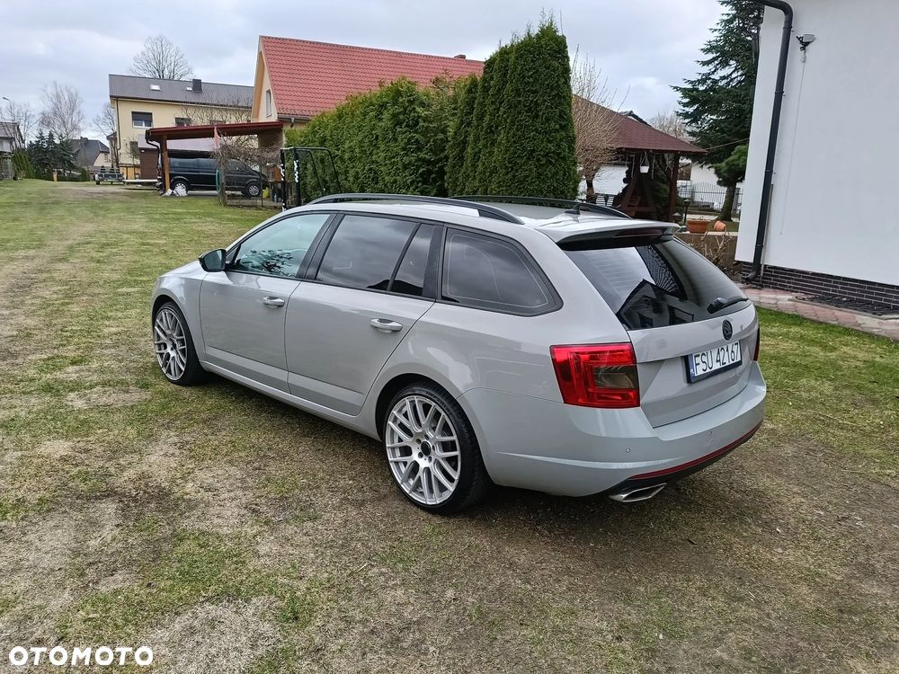 Skoda Octavia 2.0 TDI DSG RS - 23