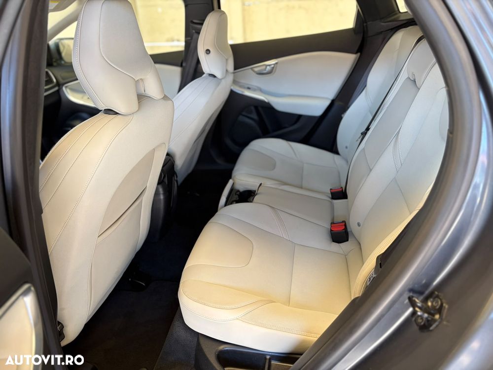 Volvo V40 D2 94g Summum - 8